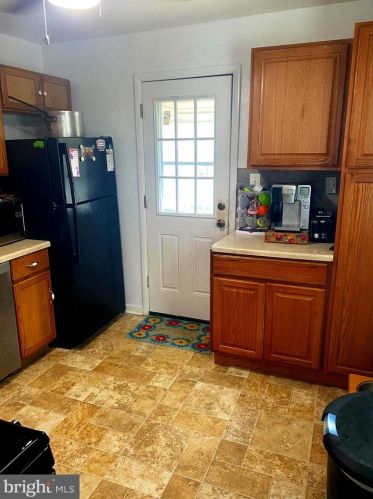 52 Pennwood Dr, Trenton, NJ 08638-4716