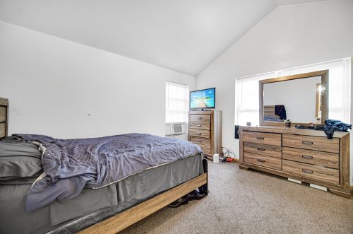 7952 Greenwood Ave, Chicago IL 60619-7096 exterior