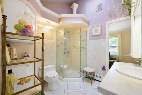 51 Harned Rd, Commack NY 11725-5104 exterior