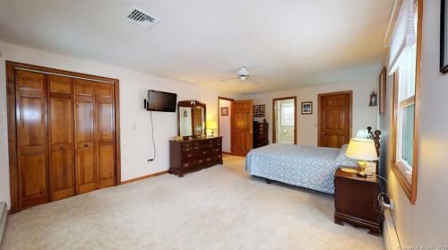 28 Celtic Ct, Enfield CT 06082-5777 exterior