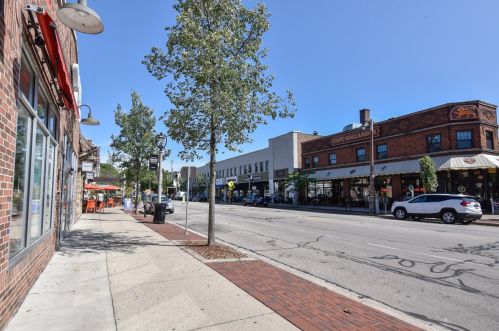 2533 Downer Ave, Milwaukee WI  53211-4239 exterior