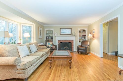 17 Overidge Ln, Wilton CT 06897-3223 exterior