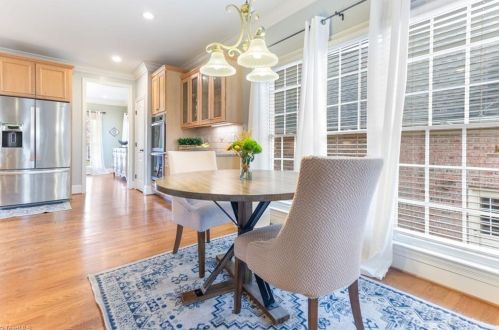 16 Middlefield Ct, Greensboro NC  27455-2257 exterior