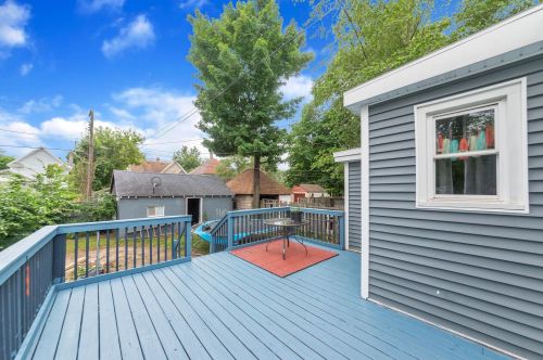 56 Stewart St, Grand Rapids MI 49507-2402 exterior