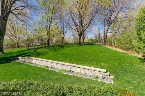 1907 Hampshire Ave, Saint Paul MN 55116-2401 exterior