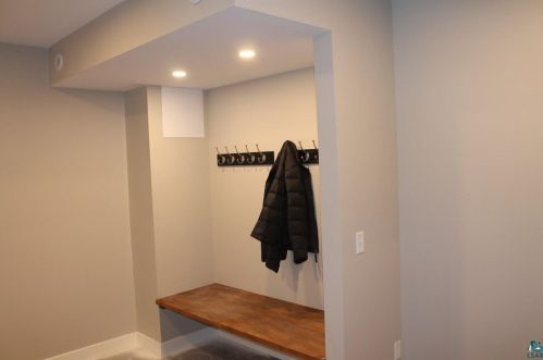 3631 London Rd, Duluth MN 55812-2125 exterior