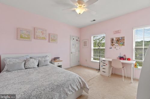 6802 Morning Brk Ter, Alexandria VA 22315-6117 exterior