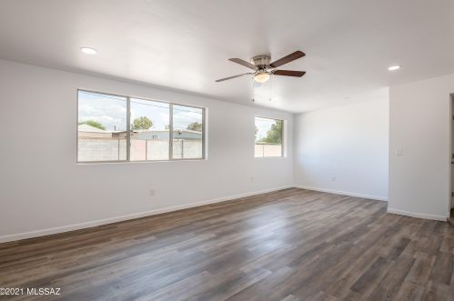 5749 Irving Ave, Tucson AZ  85706-4825 exterior