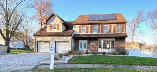 82 Revere Blvd, Edison, NJ 08820-1907