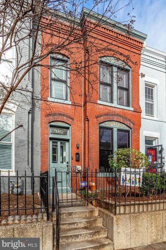 1312 Emerald St, Washington, DC 20002-5432