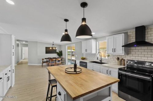 2902 Escuda Rd, Phoenix AZ 85050-3516 exterior