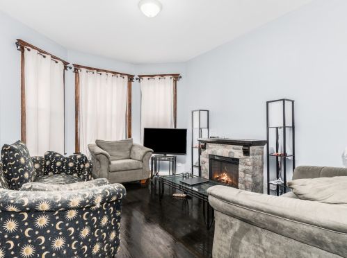 4317 Jackson Blvd, Chicago, IL 60624-2651