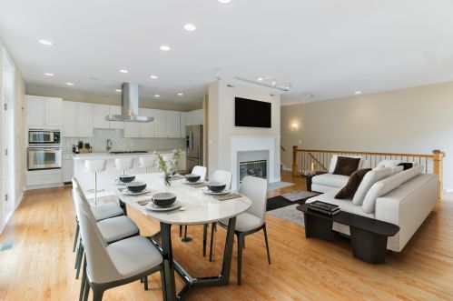 2014 Lincoln Ave, Chicago IL 60614-4598 exterior