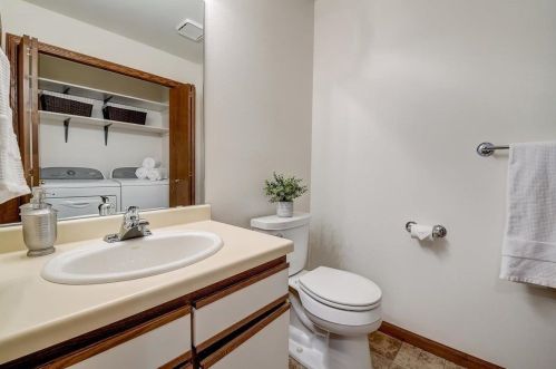 6014 Dell Dr, Madison WI  53718-8200 exterior