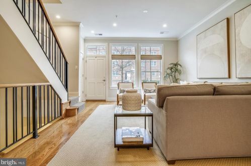 1125 Royal St, Alexandria VA 22314-4310 exterior