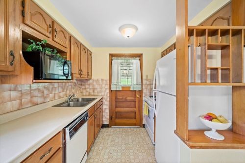 3328 Recker Dr, Pittsburgh PA 15227-4248 exterior