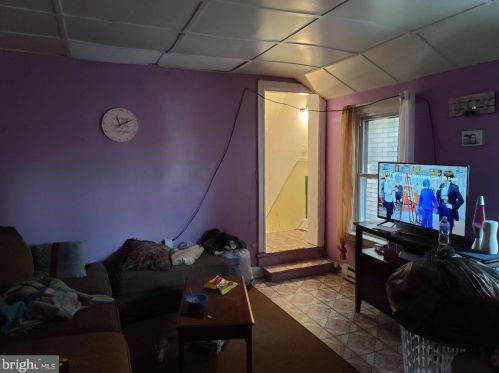 315 2 St, Trenton NJ 08611-2301 exterior