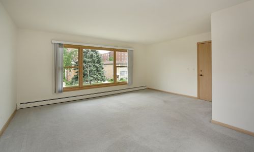 8512 Berwyn Ave, Chicago IL 60656-2513 exterior