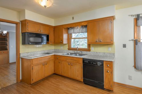 10204 Burleigh St, Milwaukee WI  53222-3304 exterior