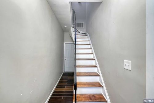 161 St, Union City NJ 07087-5439 exterior