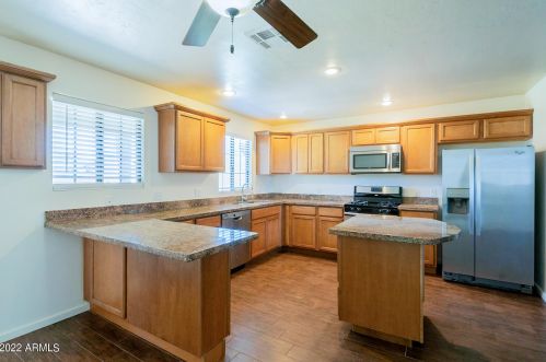 4220 16 Dr, Phoenix AZ 85015-1426 exterior