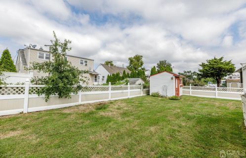 142 Bedford Ave, Iselin NJ 08830-2455 exterior