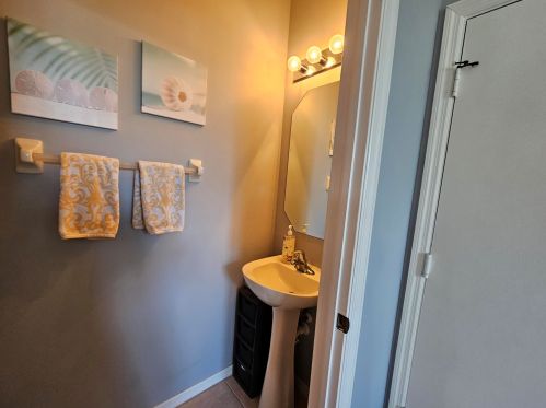 2125 Glen Ridge Dr, Fort Pierce FL  34952-8023 exterior