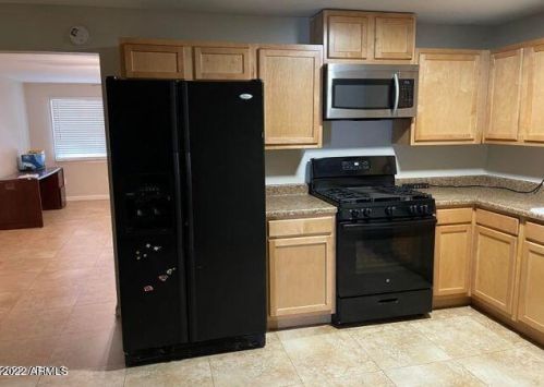 4202 72nd Ln, Phoenix AZ  85033-3111 exterior