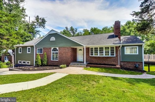 1754 Overlook Dr, Silver Spring, MD 20903-1409