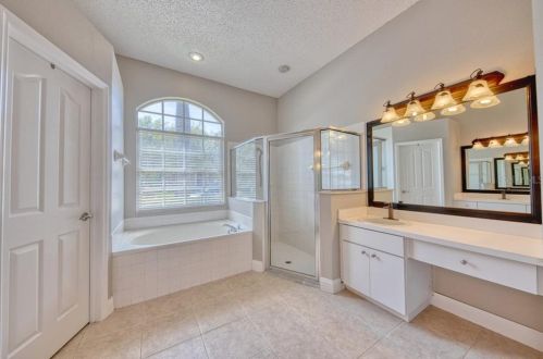 10041 Oasis Palm Dr, Tampa FL 33615-2779 exterior