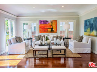 677 Bronson Ave, Los Angeles CA  90005-3606 exterior