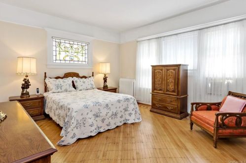 111 Rich Ave, Mount Vernon NY 10550-1510 exterior