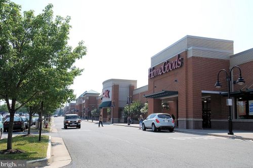 7027 Chesley Search Way, Alexandria VA 22315-4754 exterior