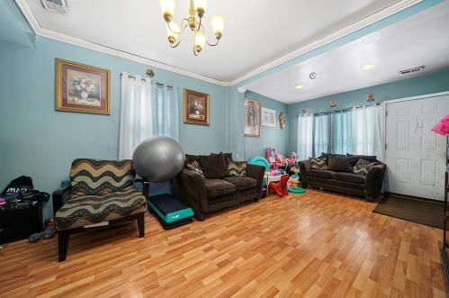 6638 Albany Ave, Chicago IL 60629-2908 exterior