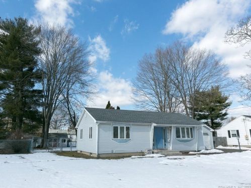 97 Southwest Ave, Windsor Locks, CT 06096-2143