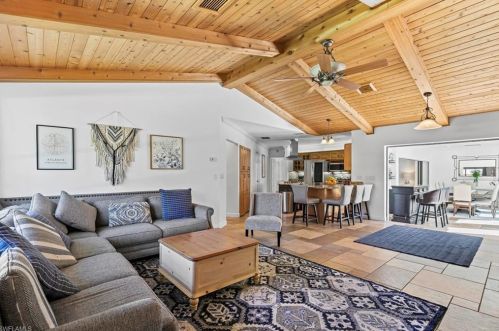 5290 Hawthorn Wood Way, Naples FL 34116-5017 exterior