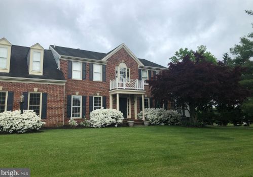 19820 Meredith Dr, Rockville, MD 20855-2426