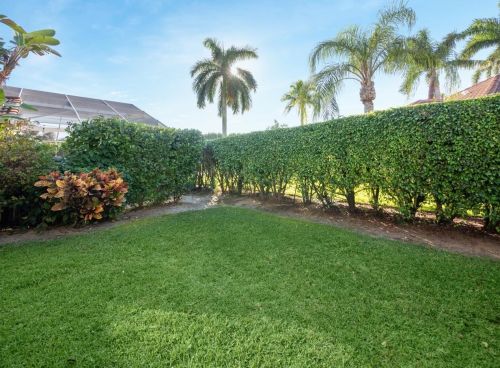 6834 Ashton St, Boynton Beach FL 33437-6040 exterior