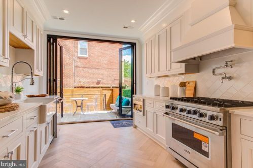 445 12th St, Washington DC  20554-0005 exterior