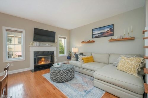 5 Cicely Ct, Sparta NJ  07871-8604 exterior