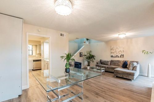 12542 Burninglog Ln, Dallas TX 75243-2118 exterior