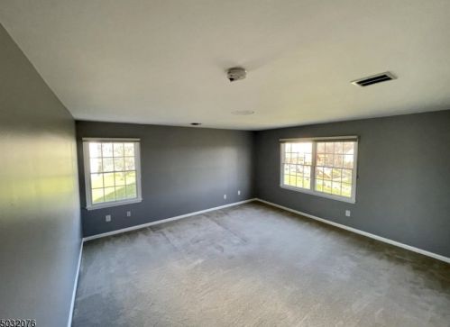 3 Bakley Ter, Town Center NJ 07052-2169 exterior