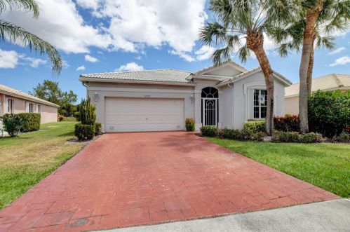 12708 Coral Lk Dr, Boynton Beach FL 33437-4142 exterior