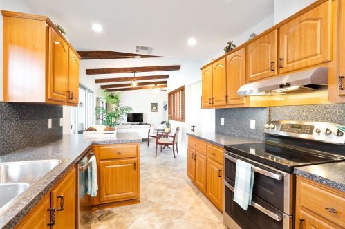 577 24 Ave, Boynton Beach FL 33426-8789 exterior