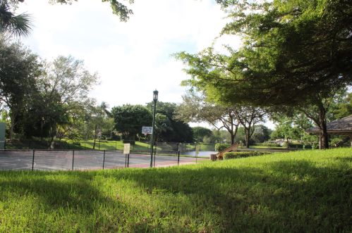 2414 30 Rd, Boca Raton FL 33431-6370 exterior