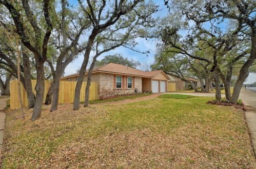 4701 Duval Rd, Austin TX  78727-6812 exterior