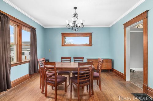 629 Leonard St, Grand Rapids MI 49503-1135 exterior