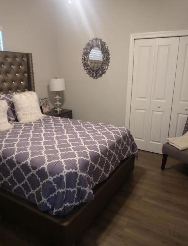 556 Whitmore Dr, Fort Pierce FL 34984-4563 exterior