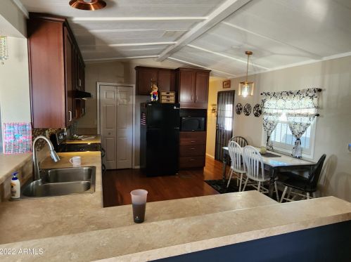 18214 2nd St, Phoenix AZ  85022-1006 exterior