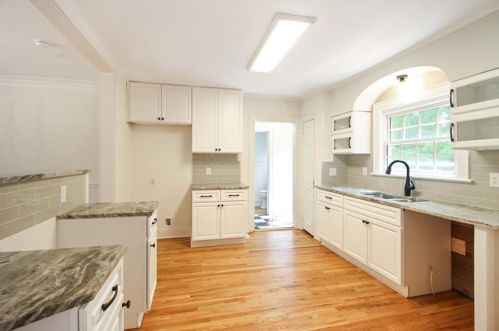 1810 Montrose Dr, Atlanta GA  30344-3002 exterior